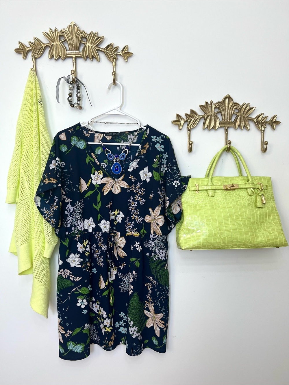 Italian🇮🇹Navy Floral V-Neck Dress with Green & Cream Blooms M